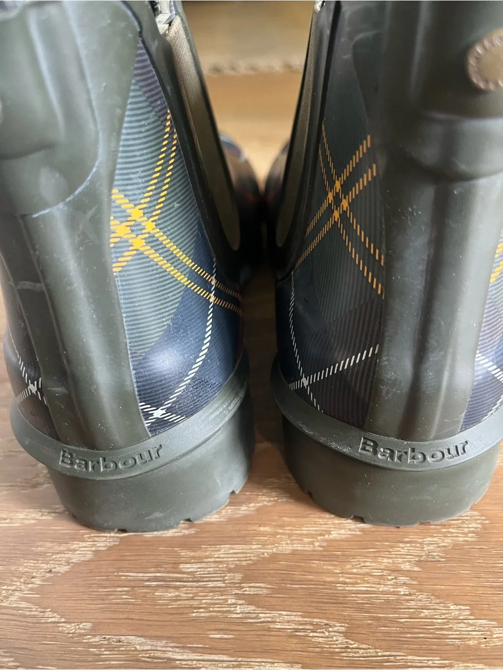 Barbour Wilton Chelsea Welly Tartan Waterproof Chelsea Rain Boots (UK 7/US 9)